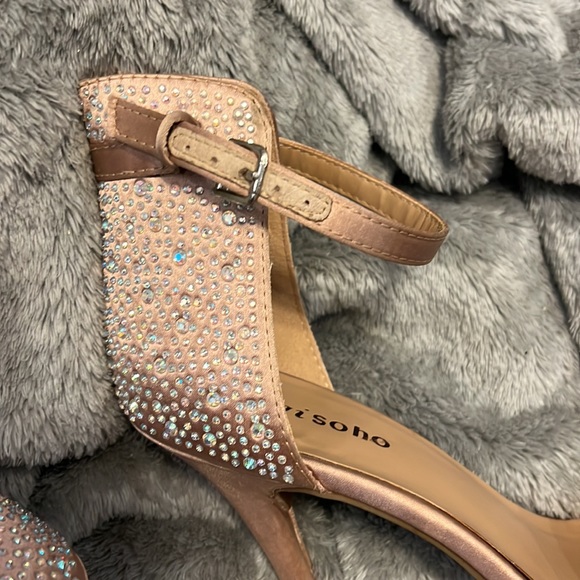 Zigi soho Tariff Cinnamon Rhinestone Heels Bling Embellished Size 8 - Picture 4 of 5